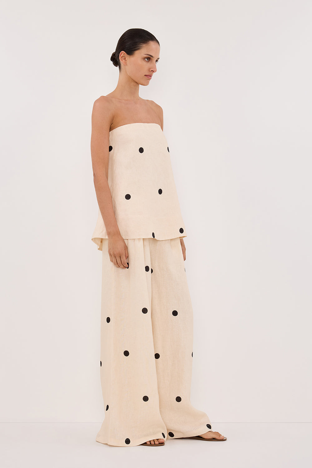 Set avec pantalon taille haute et top sans bretelles