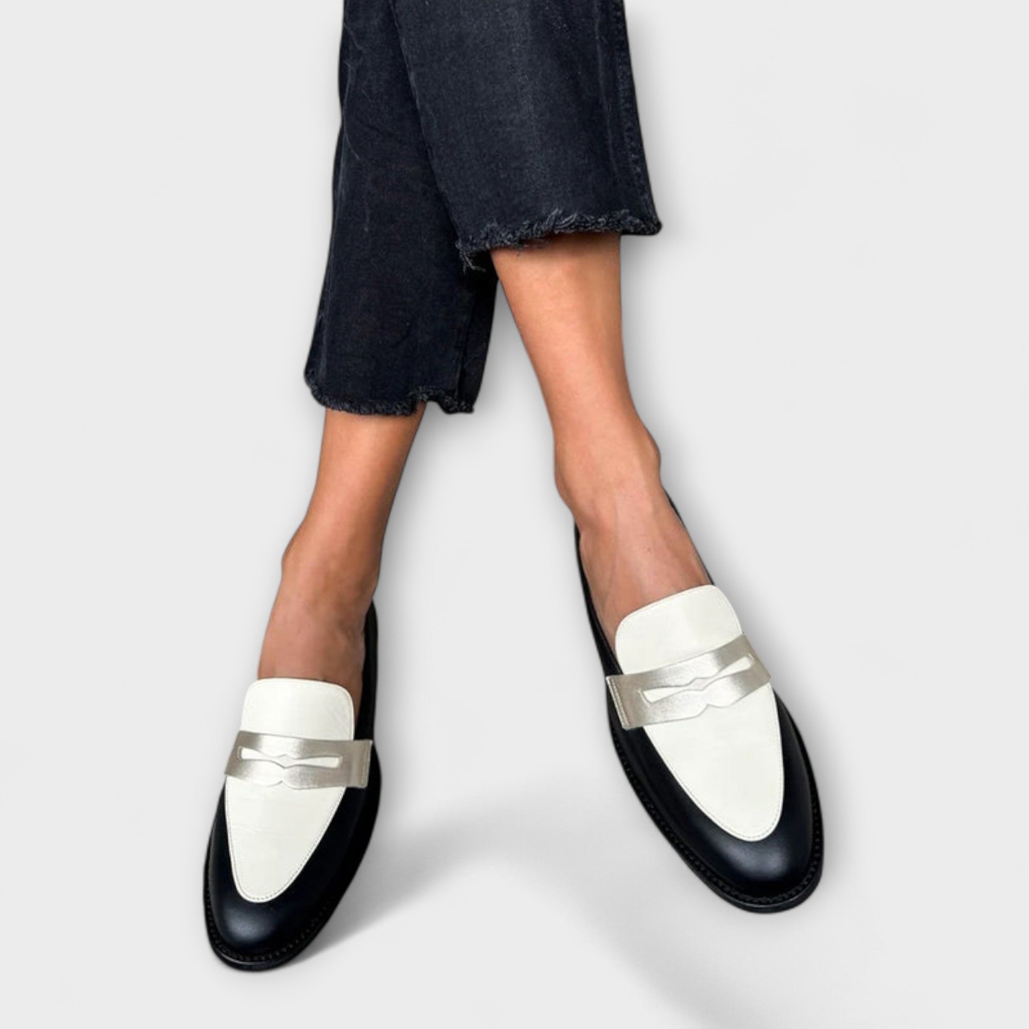 Xara – Mocassins noirs avec éclat métallique