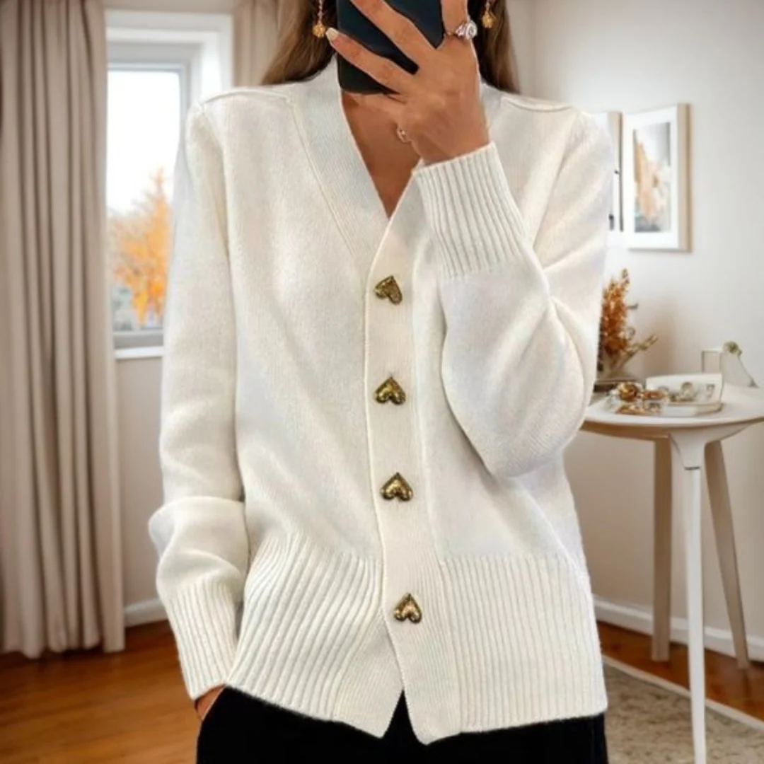 Adele – Cardigan doux avec boutons en forme de cœur