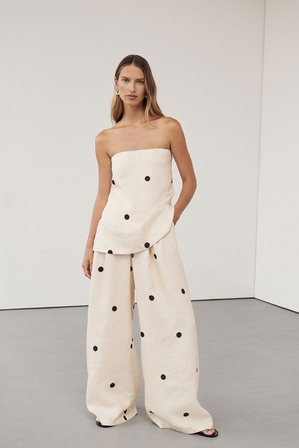 Set avec pantalon taille haute et top sans bretelles