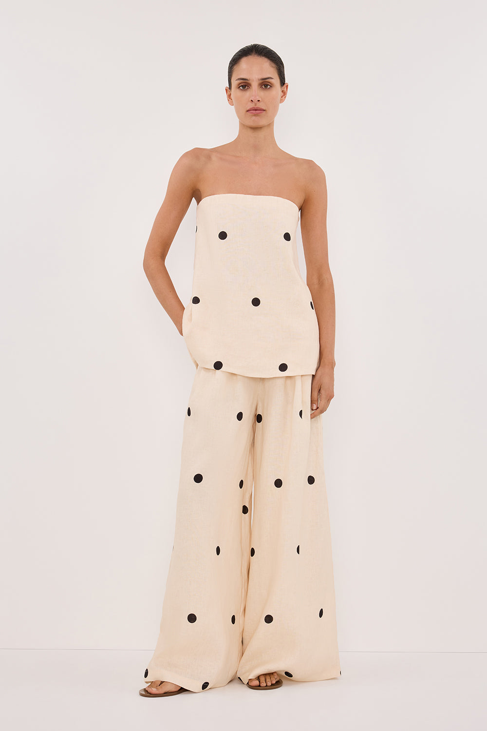 Set avec pantalon taille haute et top sans bretelles