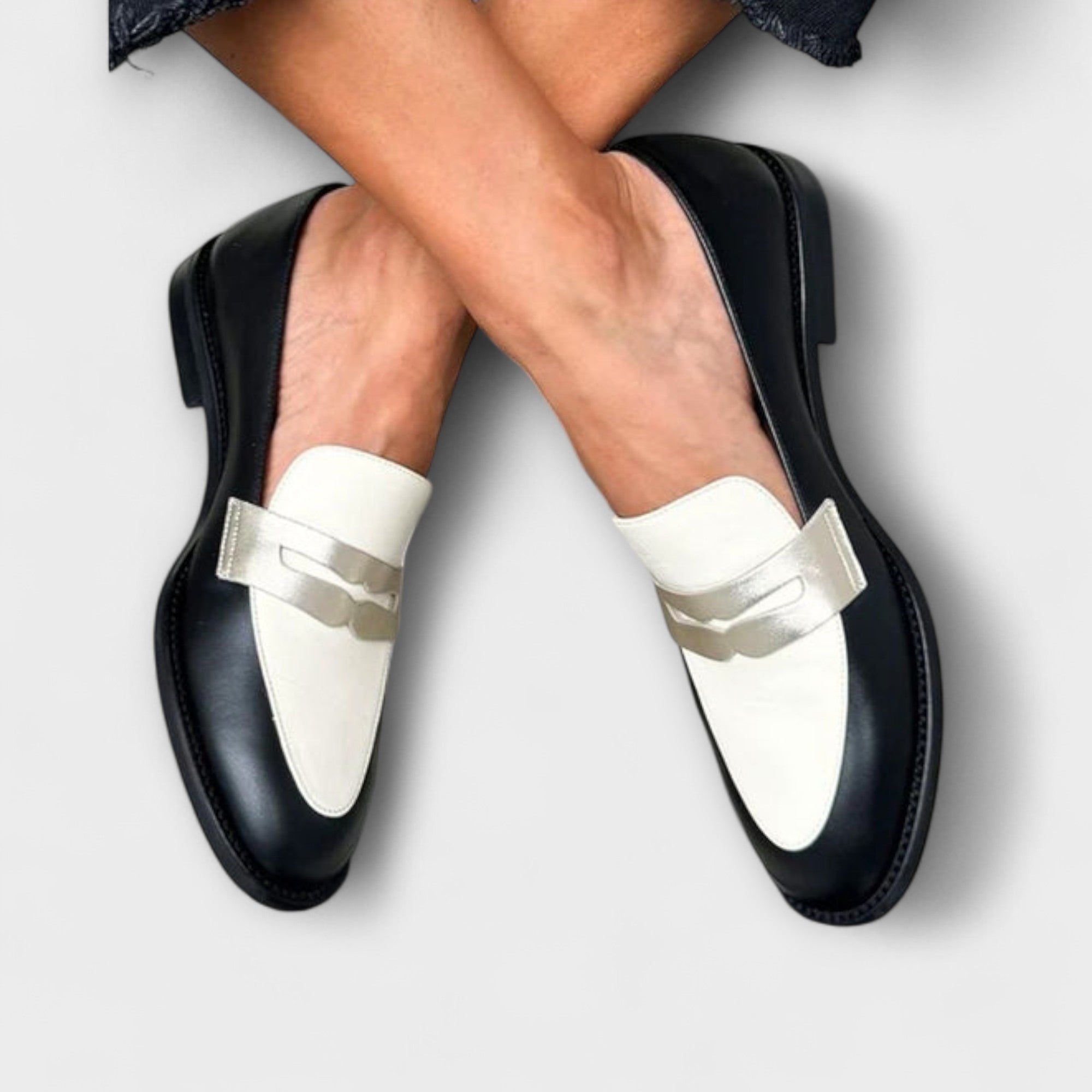 Xara – Mocassins noirs avec éclat métallique