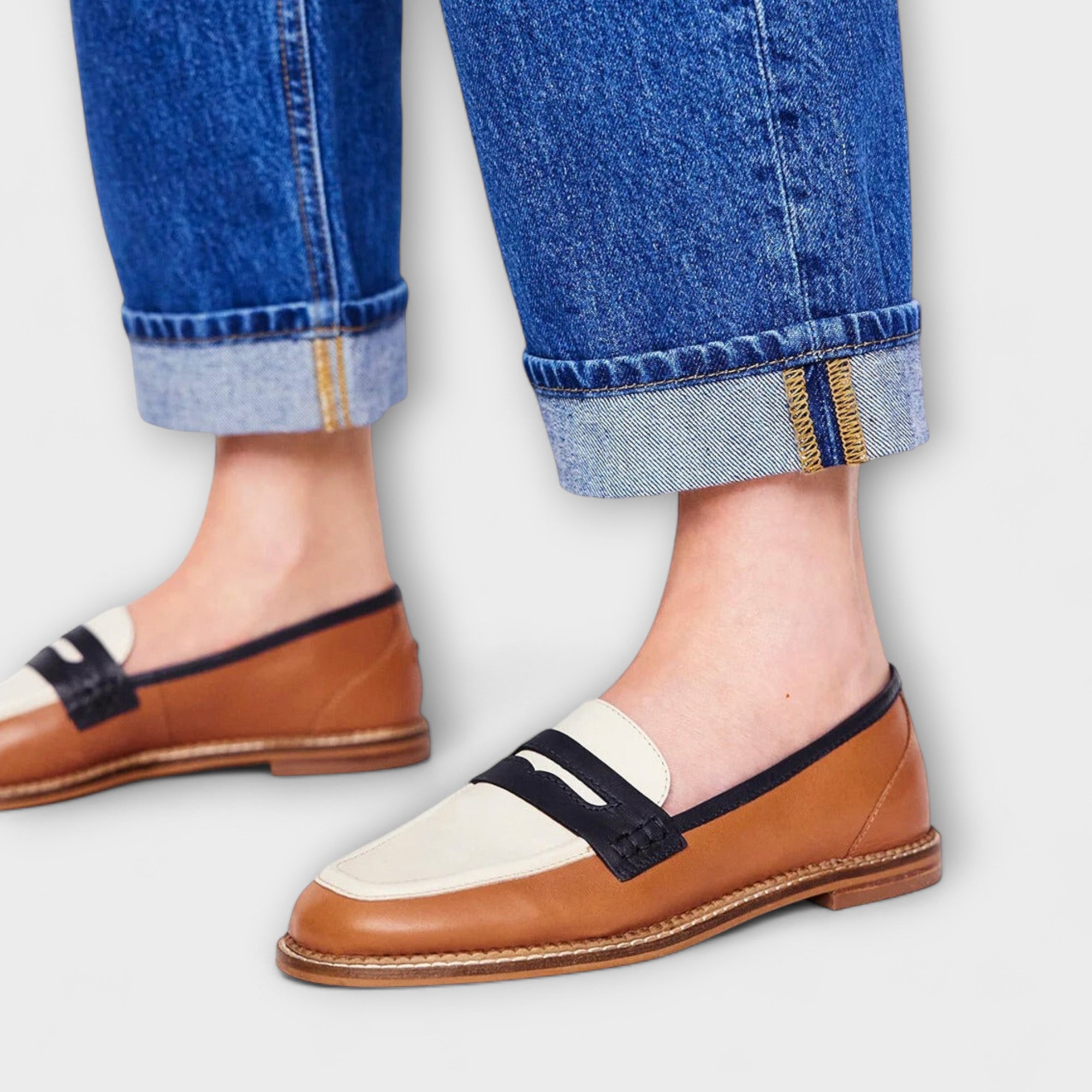 Oceane – Mocassin marron à bout rond et motif coloré