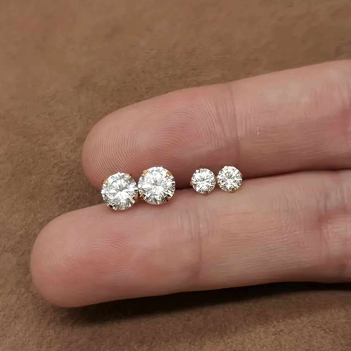 Boucles d’oreilles torsadées zircon